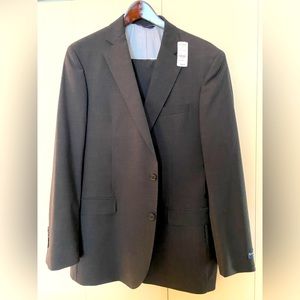 Brooks Brothers Explorer Suit Madison Fit 44Long  38 waist/34 length grey NWT